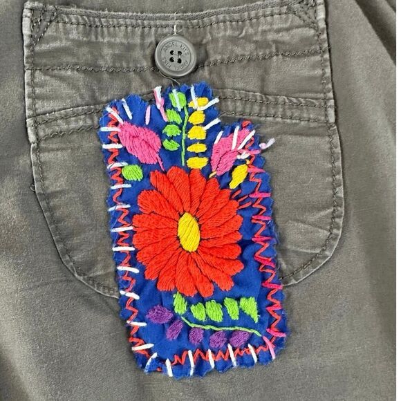 Upcycled Embroidered Patchwork Cargo Shorts BOHO Art Deco Gaudy Chic Women SZ 11 - Picture 5 of 15